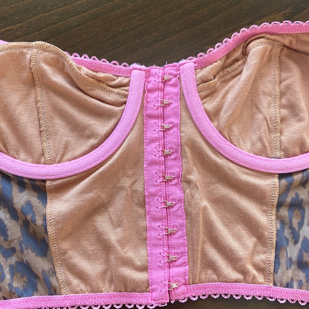Urban Outfitters Pink and Brown Leopard Bralette. Size L - Picture 5 of 8